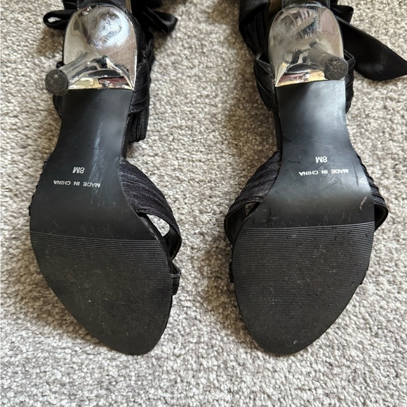 Le Chateau Elegant Black Bow Heels - Picture 9 of 9